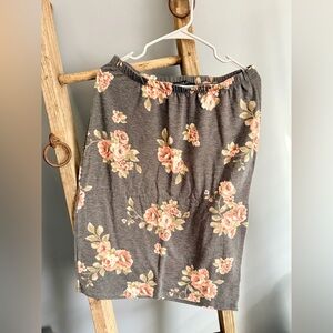Acting Pro Gray Floral Pencil Skirt